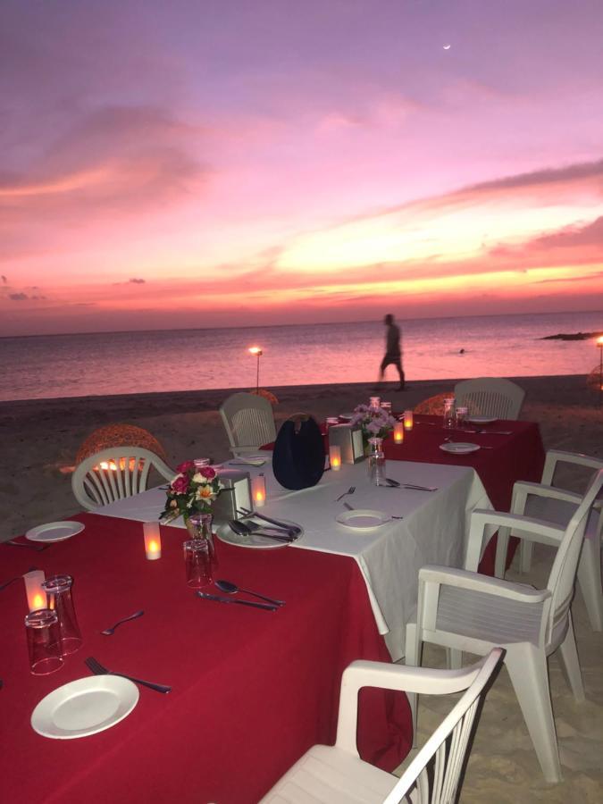 Royal Reef Stay Mathiveri Bagian luar foto