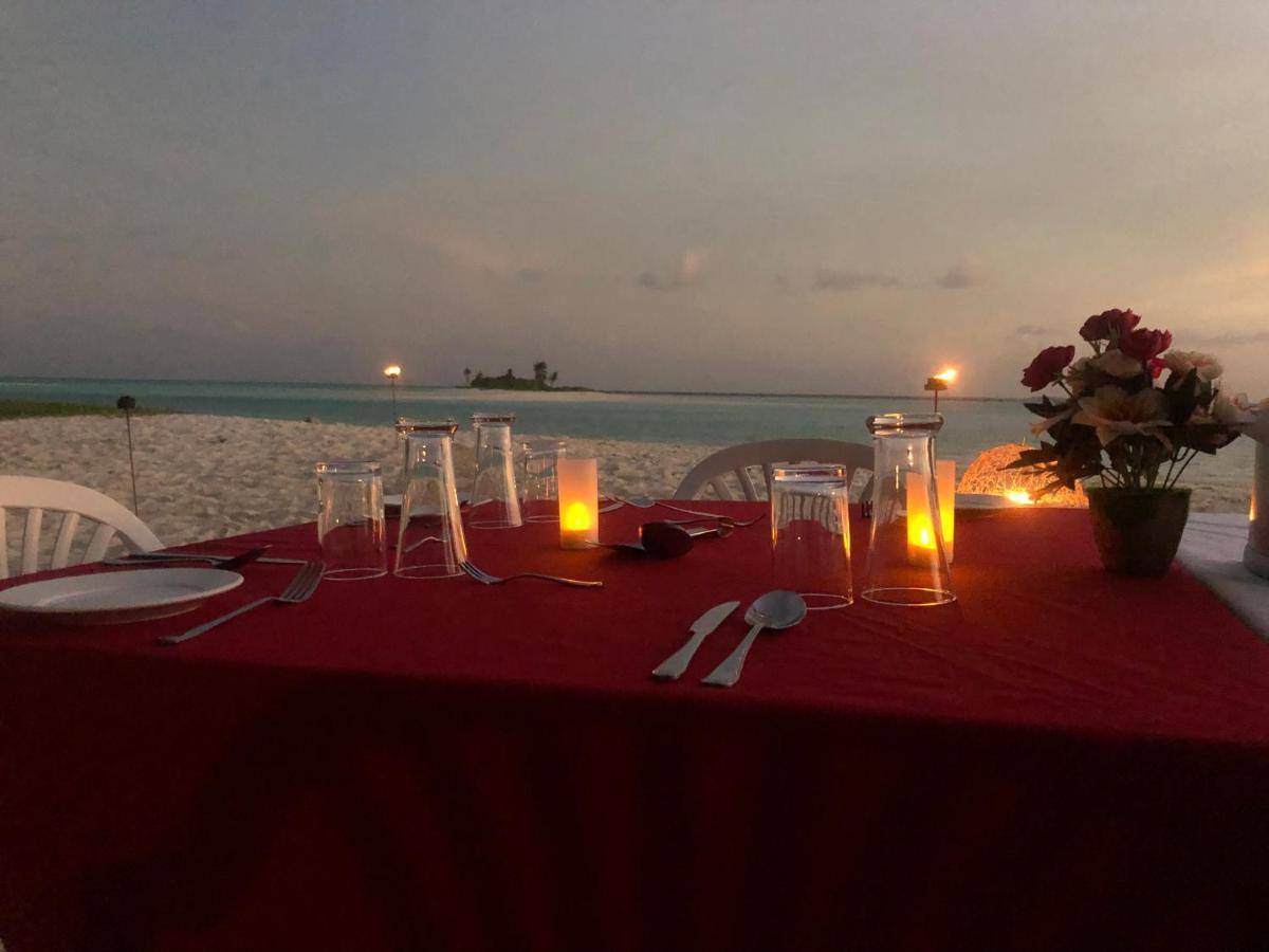 Royal Reef Stay Mathiveri Bagian luar foto